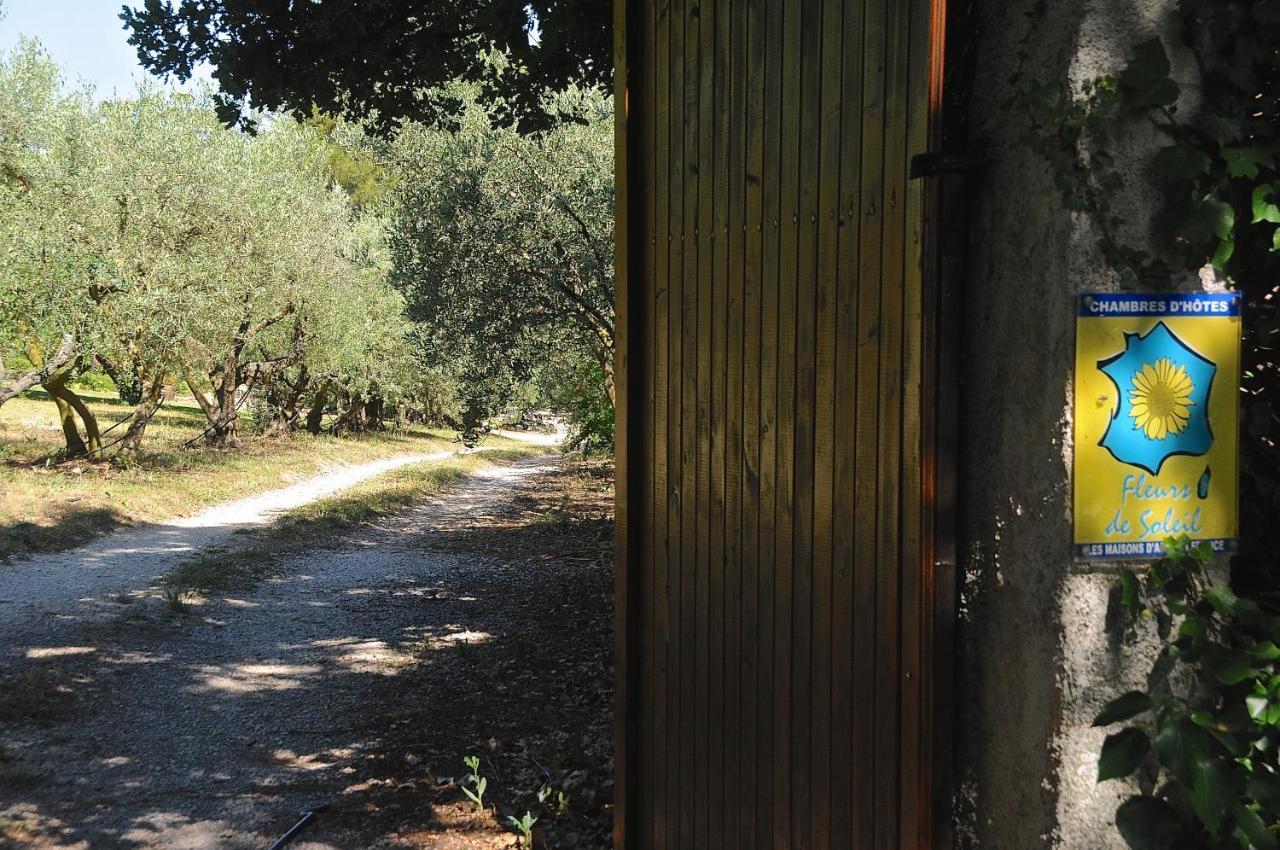 Un Lit En Provence Villa Eguilles Exterior photo